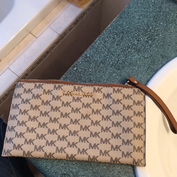 Michael kors wallet - Picture 3 of 5